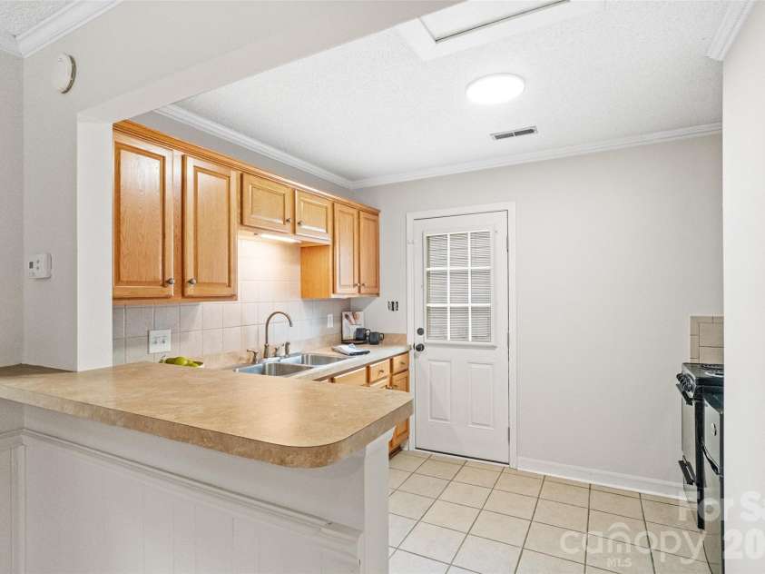 6600 Porterfield Road, Charlotte, NC 28226.  MLS# CAR4402942, YatesRealty ID 24948. 
