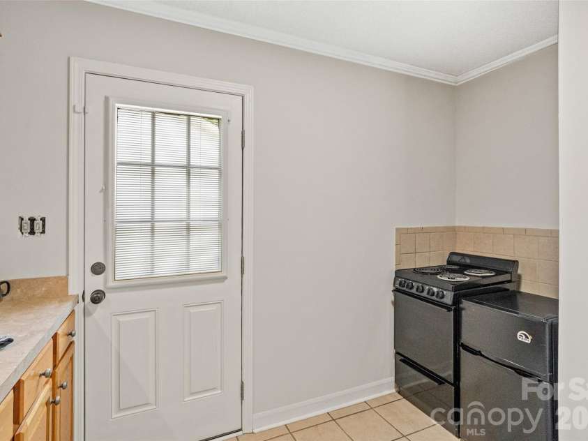 6600 Porterfield Road, Charlotte, NC 28226.  MLS# CAR4402942, YatesRealty ID 24948. 