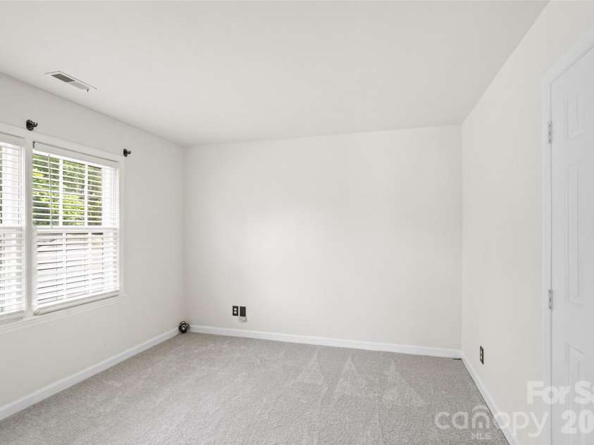 6600 Porterfield Road, Charlotte, NC 28226.  MLS# CAR4402942, YatesRealty ID 24948. 