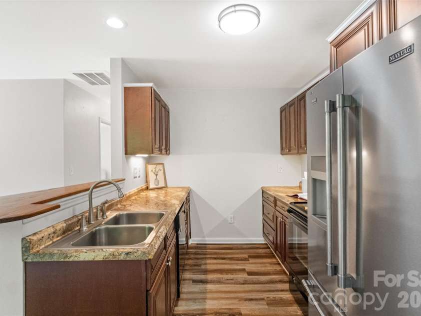 6600 Porterfield Road, Charlotte, NC 28226.  MLS# CAR4402942, YatesRealty ID 24948. 