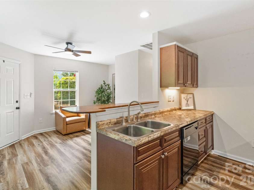 6600 Porterfield Road, Charlotte, NC 28226.  MLS# CAR4402942, YatesRealty ID 24948. 
