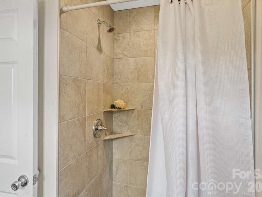 6600 Porterfield Road, Charlotte, NC 28226.  MLS# CAR4402942, YatesRealty ID 24948. 