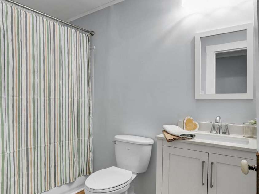 445 Peachtree Street, Albemarle, NC 28001.  MLS# CAR4385073, YatesRealty ID 24949. Full bath.....