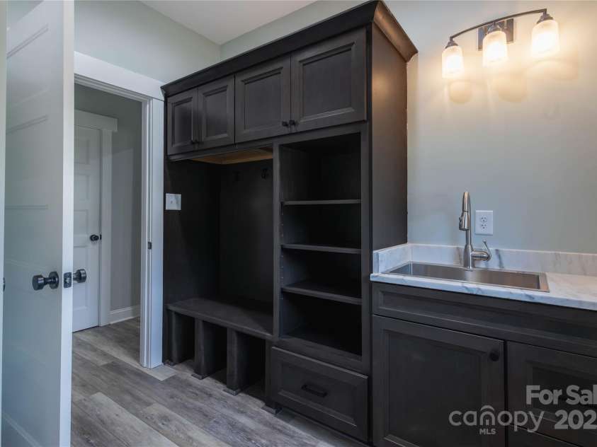 5009 Oconee Drive, Stanley, NC 28164.  MLS# CAR4279438, YatesRealty ID 24949. 