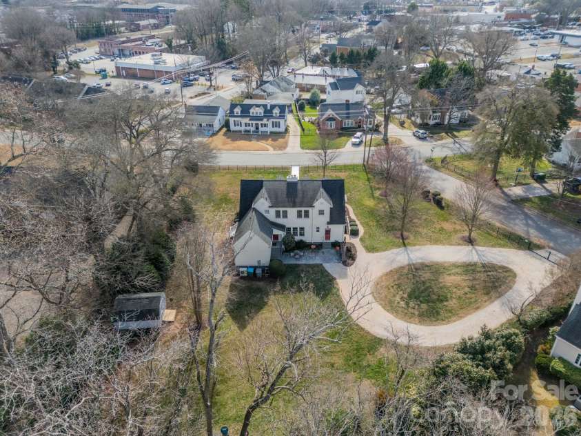 27 Circle Drive, Belmont, NC 28012.  MLS# CAR4337909, YatesRealty ID 2495. 