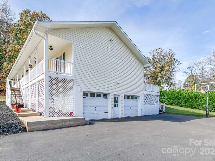 3 Carissa Drive, Weaverville, NC 28787.  MLS# CAR4315634, YatesRealty ID 2495. 