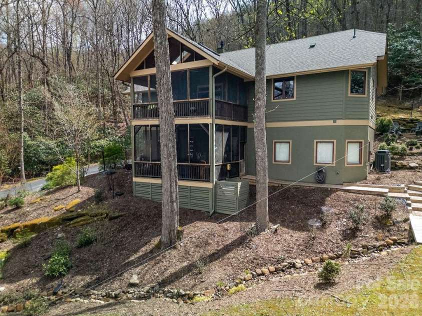 141 Bruce Circle, Pisgah Forest, NC 28768.  MLS# CAR4343499, YatesRealty ID 24950. 