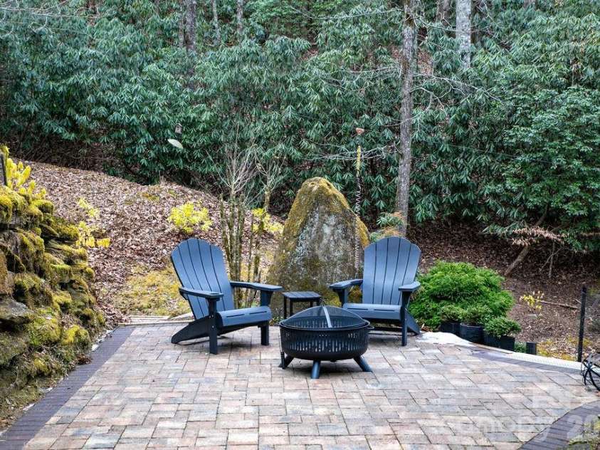 141 Bruce Circle, Pisgah Forest, NC 28768.  MLS# CAR4343499, YatesRealty ID 24950. 