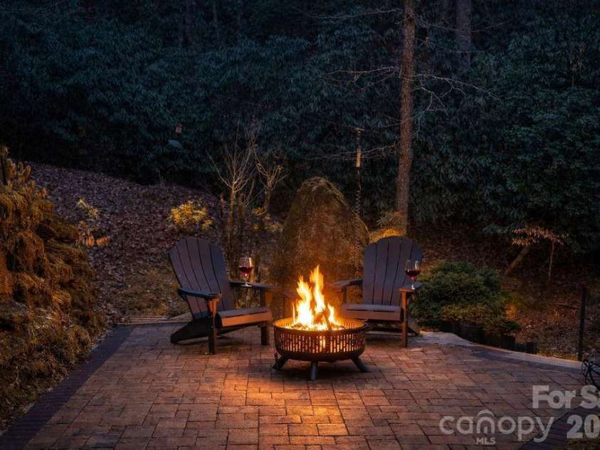 141 Bruce Circle, Pisgah Forest, NC 28768.  MLS# CAR4343499, YatesRealty ID 24950. 