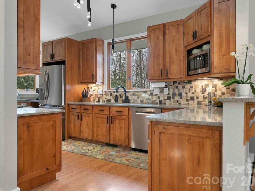 141 Bruce Circle, Pisgah Forest, NC 28768.  MLS# CAR4408833, YatesRealty ID 24950. 