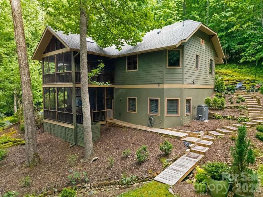 141 Bruce Circle, Pisgah Forest, NC 28768.  MLS# CAR4408833, YatesRealty ID 24950. 