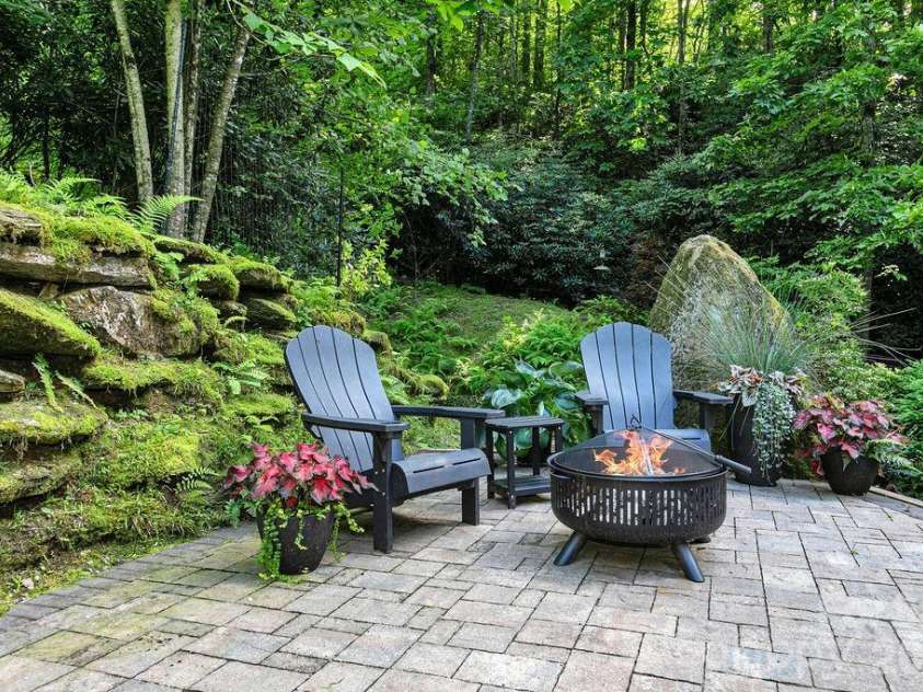 141 Bruce Circle, Pisgah Forest, NC 28768.  MLS# CAR4408833, YatesRealty ID 24950. 