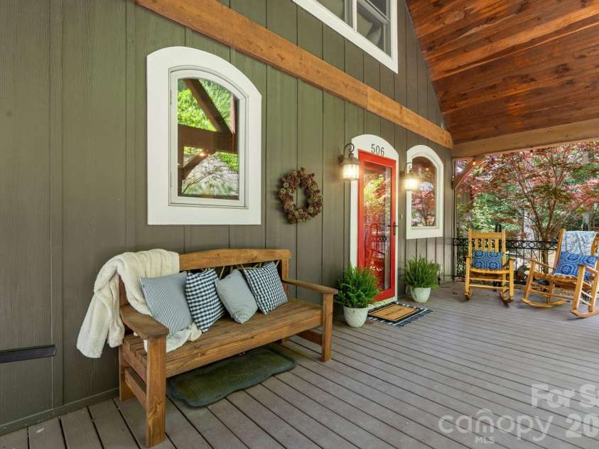 506 Crystal Mountain Road, Boone, NC 28607.  MLS# CAR4381360, YatesRealty ID 24951. 