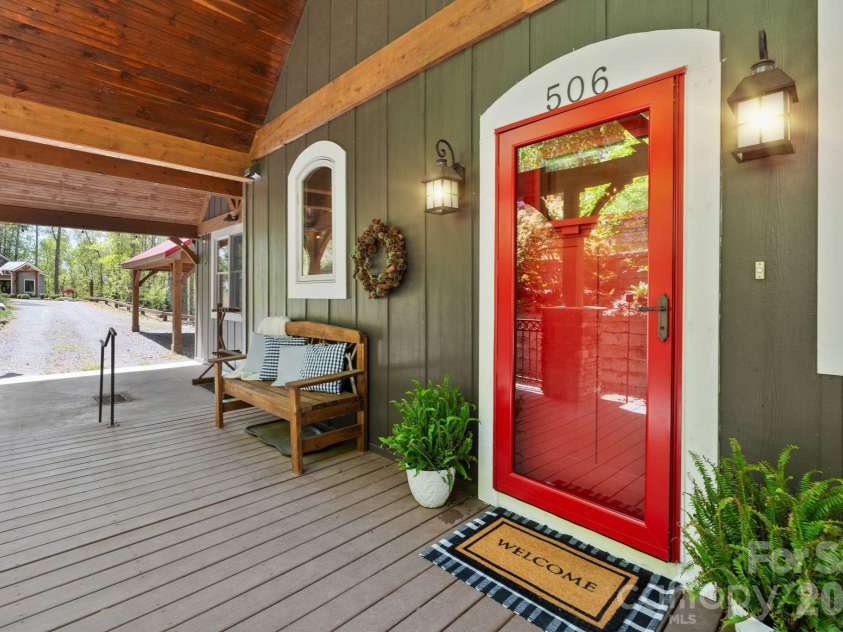 506 Crystal Mountain Road, Boone, NC 28607.  MLS# CAR4381360, YatesRealty ID 24951. 