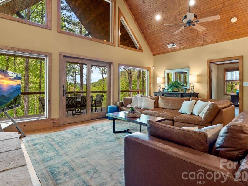 506 Crystal Mountain Road, Boone, NC 28607.  MLS# CAR4381360, YatesRealty ID 24951. 