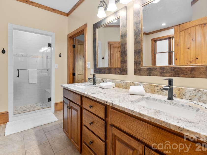 506 Crystal Mountain Road, Boone, NC 28607.  MLS# CAR4381360, YatesRealty ID 24951. 