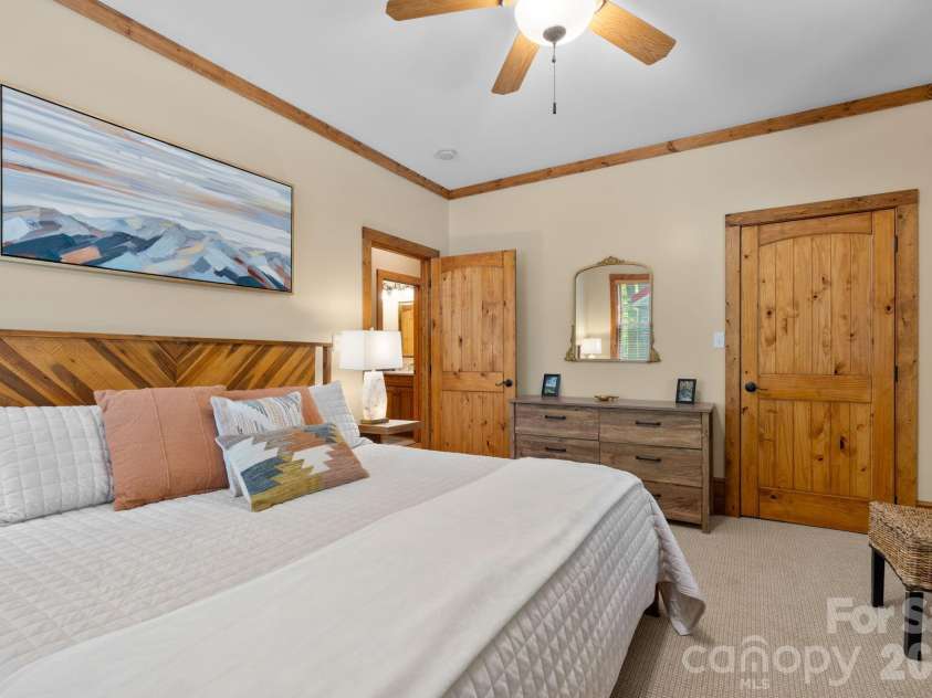 506 Crystal Mountain Road, Boone, NC 28607.  MLS# CAR4381360, YatesRealty ID 24951. 