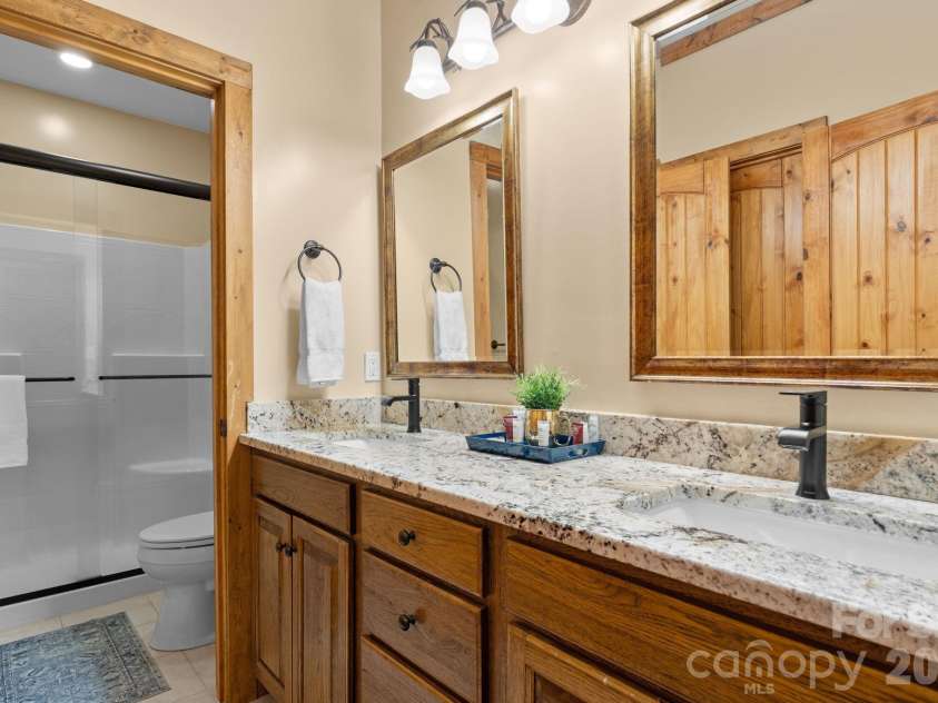 506 Crystal Mountain Road, Boone, NC 28607.  MLS# CAR4381360, YatesRealty ID 24951. 