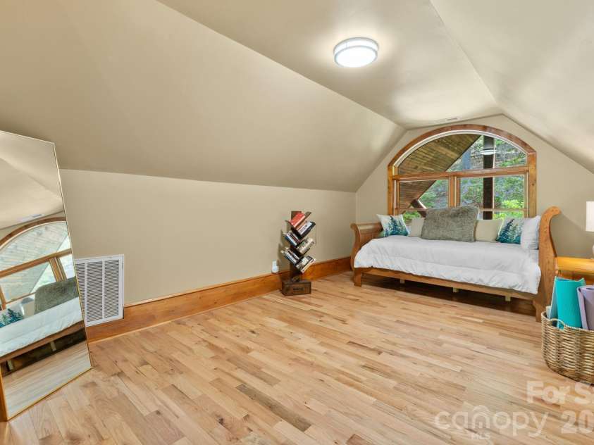 506 Crystal Mountain Road, Boone, NC 28607.  MLS# CAR4381360, YatesRealty ID 24951. 