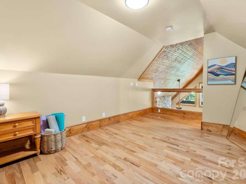 506 Crystal Mountain Road, Boone, NC 28607.  MLS# CAR4381360, YatesRealty ID 24951. 