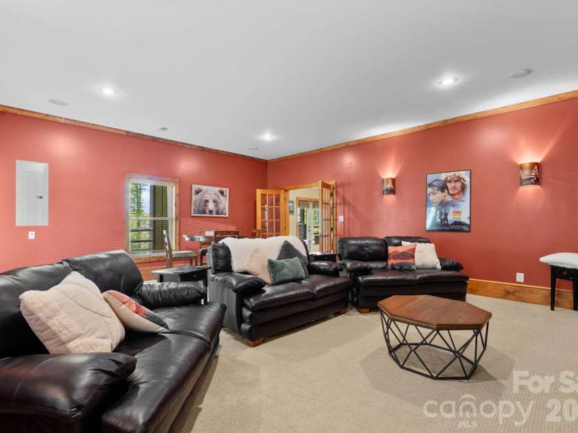 506 Crystal Mountain Road, Boone, NC 28607.  MLS# CAR4381360, YatesRealty ID 24951. 