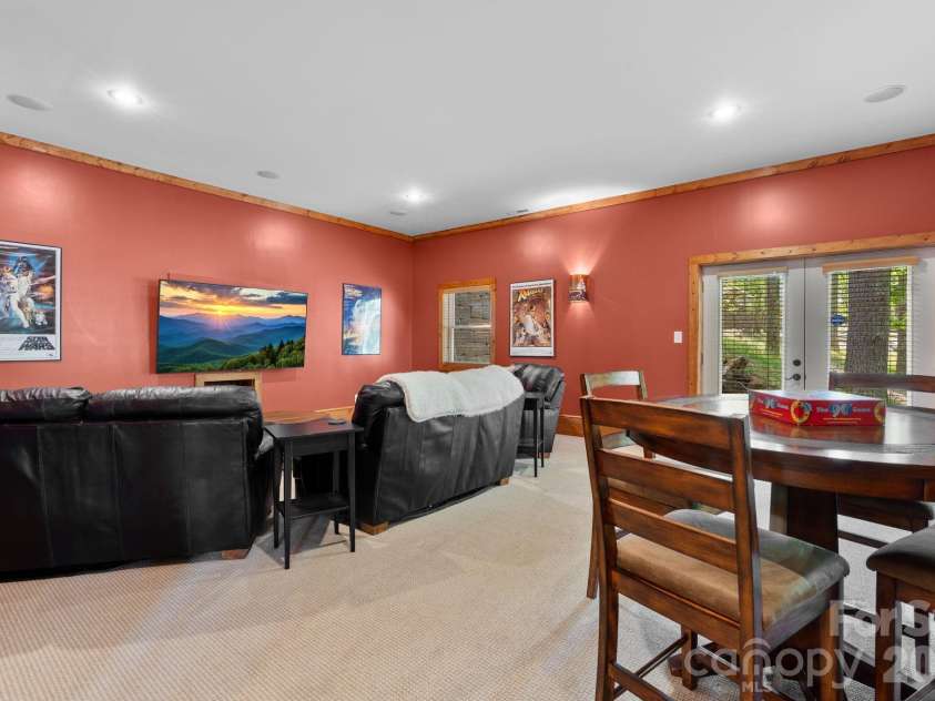 506 Crystal Mountain Road, Boone, NC 28607.  MLS# CAR4381360, YatesRealty ID 24951. 