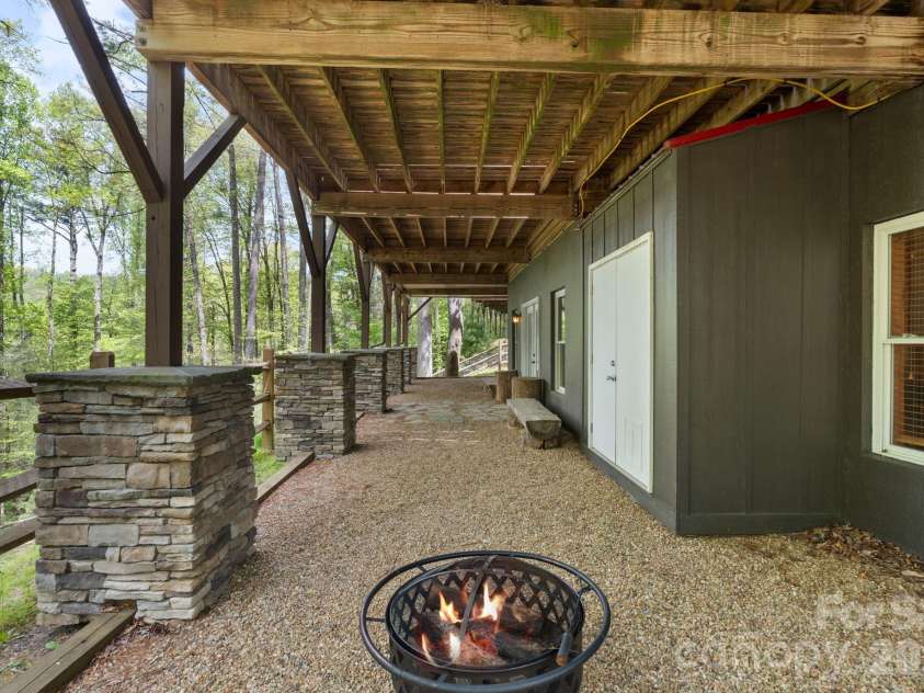 506 Crystal Mountain Road, Boone, NC 28607.  MLS# CAR4381360, YatesRealty ID 24951. 