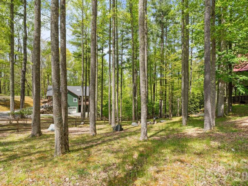 506 Crystal Mountain Road, Boone, NC 28607.  MLS# CAR4381360, YatesRealty ID 24951. 