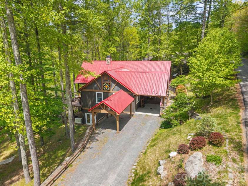 506 Crystal Mountain Road, Boone, NC 28607.  MLS# CAR4381360, YatesRealty ID 24951. 