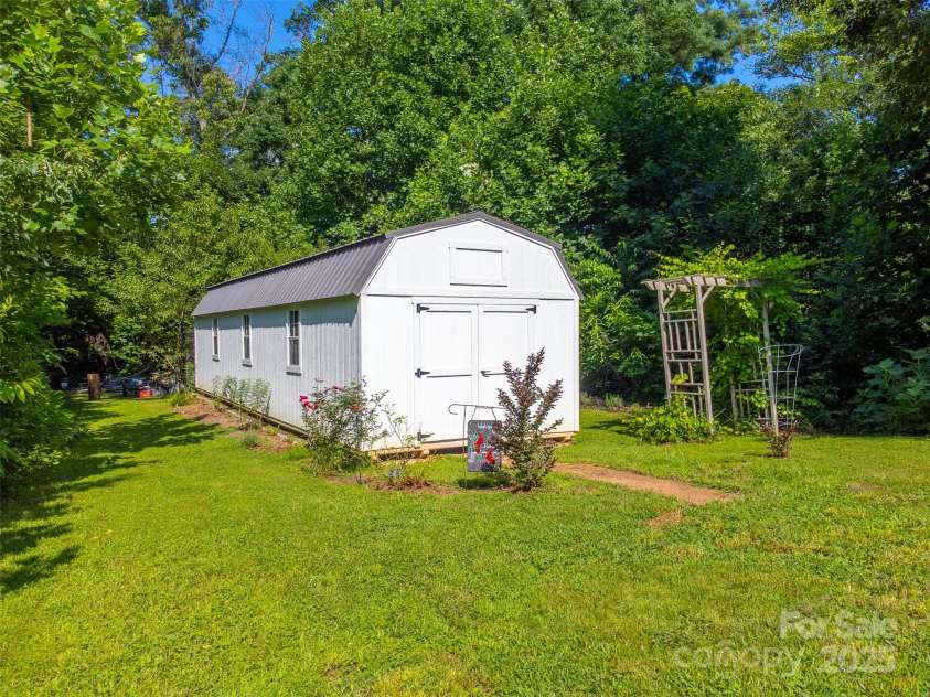 266 Egret Lane, Sylva, NC 28779.  MLS# CAR4280018, YatesRealty ID 24953. 40 X 60 Shed