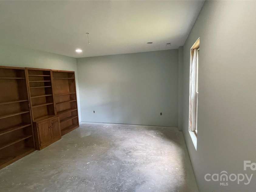 266 Egret Lane, Sylva, NC 28779.  MLS# CAR4280018, YatesRealty ID 24953. 