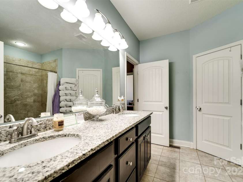 266 Egret Lane, Sylva, NC 28779.  MLS# CAR4280018, YatesRealty ID 24953. 