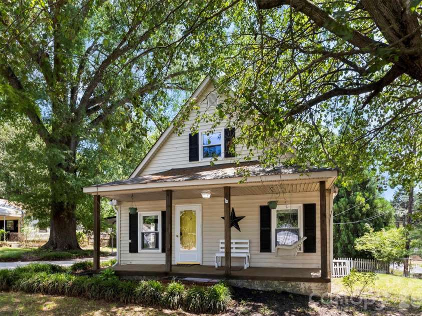 602 Lee Avenue, Bessemer City, NC 28016.  MLS# CAR4384706, YatesRealty ID 24953. 