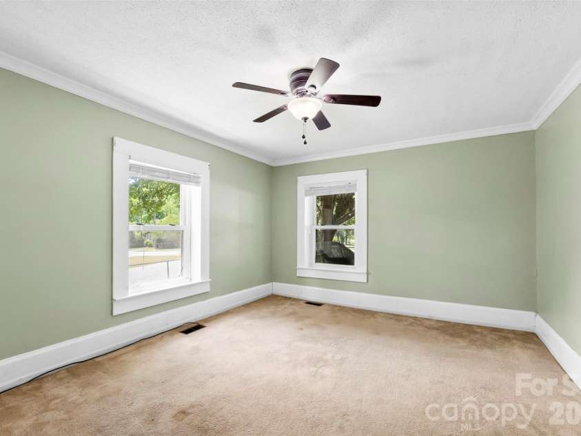 602 Lee Avenue, Bessemer City, NC 28016.  MLS# CAR4384706, YatesRealty ID 24953. 