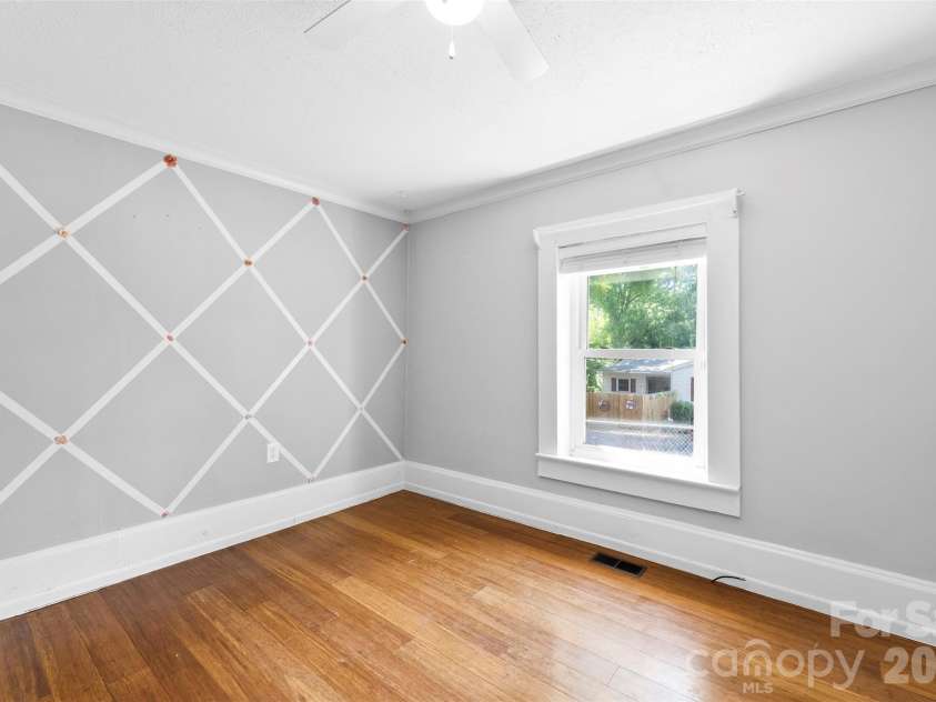 602 Lee Avenue, Bessemer City, NC 28016.  MLS# CAR4384706, YatesRealty ID 24953. 