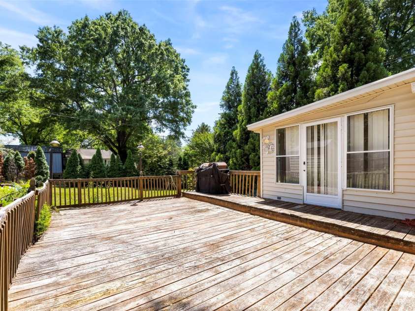 602 Lee Avenue, Bessemer City, NC 28016.  MLS# CAR4384706, YatesRealty ID 24953. 
