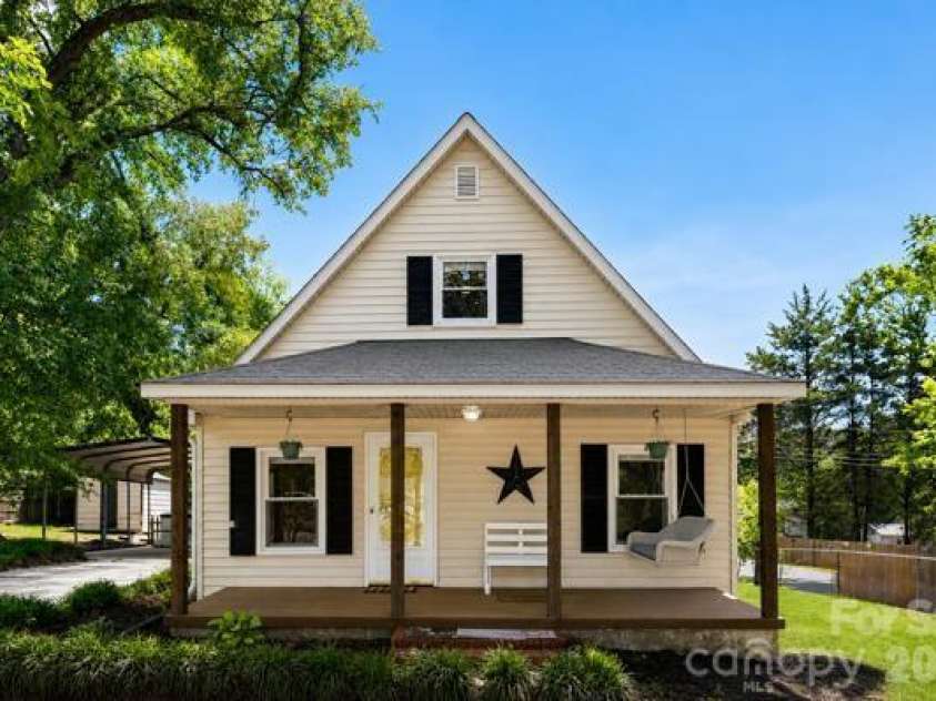 602 Lee Avenue, Bessemer City, NC 28016.  MLS# CAR4384706, YatesRealty ID 24953. 