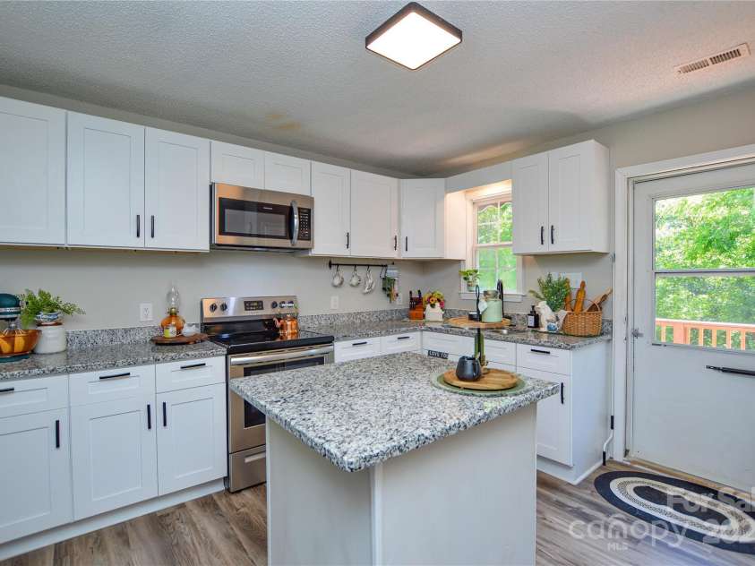 167 Main Street, Richburg, SC 29729.  MLS# CAR4279470, YatesRealty ID 24954. 