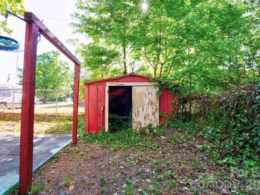 804 Tenda Place, Shelby, NC 28150.  MLS# CAR4373772, YatesRealty ID 24954. 