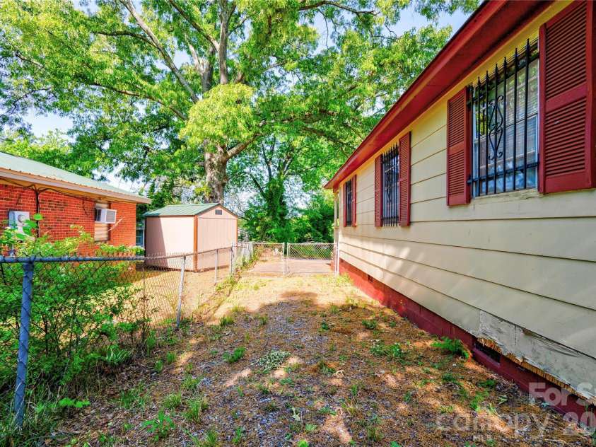 804 Tenda Place, Shelby, NC 28150.  MLS# CAR4373772, YatesRealty ID 24954. 