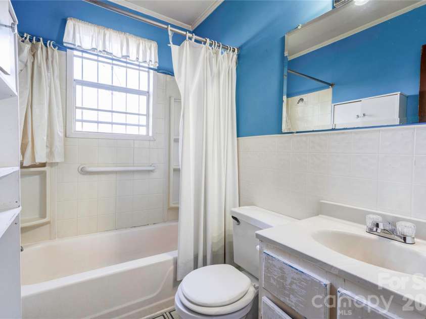 804 Tenda Place, Shelby, NC 28150.  MLS# CAR4373772, YatesRealty ID 24954. 