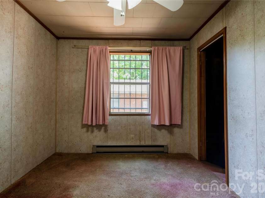 804 Tenda Place, Shelby, NC 28150.  MLS# CAR4373772, YatesRealty ID 24954. 