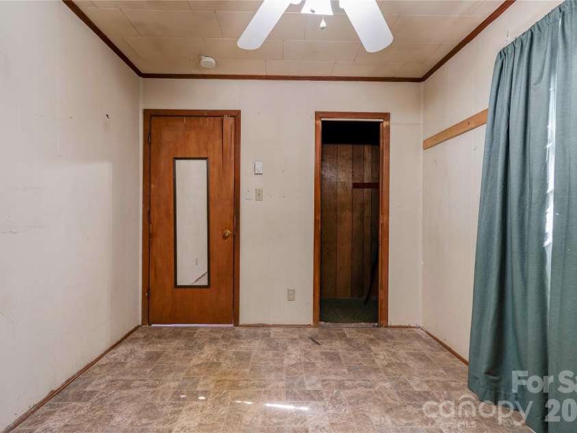 804 Tenda Place, Shelby, NC 28150.  MLS# CAR4373772, YatesRealty ID 24954. 