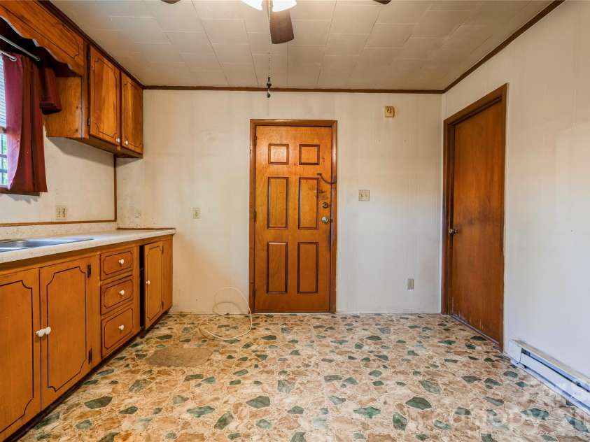 804 Tenda Place, Shelby, NC 28150.  MLS# CAR4373772, YatesRealty ID 24954. 