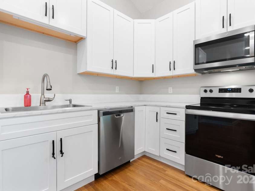 1844 Bellcroft Lane, Lenoir, NC 28645.  MLS# CAR4269715, YatesRealty ID 24955. Kitchen