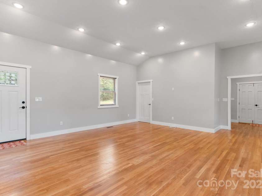 1844 Bellcroft Lane, Lenoir, NC 28645.  MLS# CAR4269715, YatesRealty ID 24955. Living Room