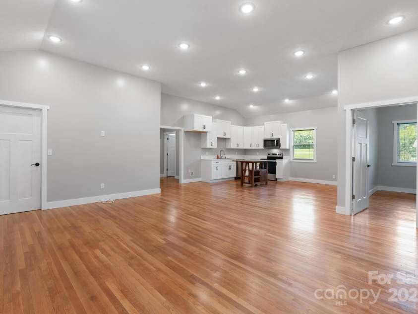 1844 Bellcroft Lane, Lenoir, NC 28645.  MLS# CAR4269715, YatesRealty ID 24955. Living Room