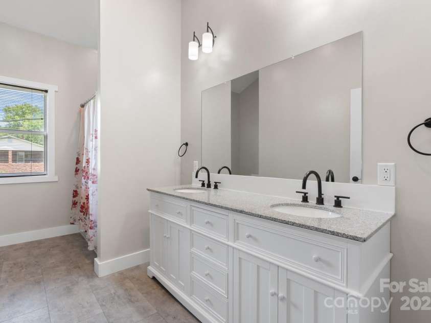 1844 Bellcroft Lane, Lenoir, NC 28645.  MLS# CAR4269715, YatesRealty ID 24955. Primary Bathroom