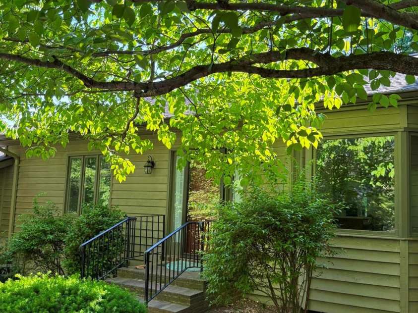 2 Hunting Country Trail, Tryon, NC 28782.  MLS# CAR4383981, YatesRealty ID 24956. 