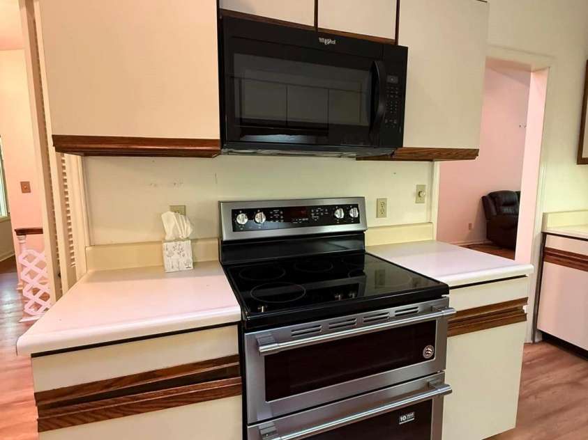 2 Hunting Country Trail, Tryon, NC 28782.  MLS# CAR4383981, YatesRealty ID 24956. 